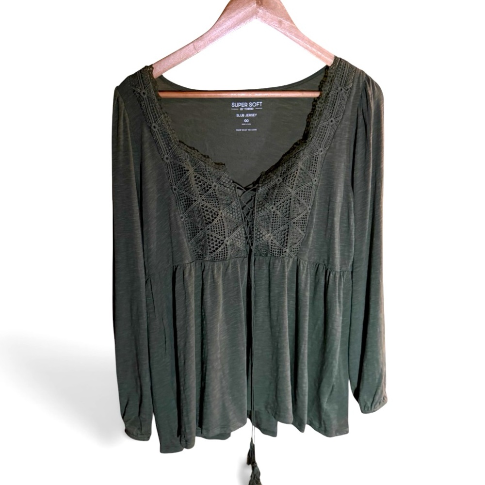 Torrid Super Soft Lace-Up Top Olive Green NWT Size 00 (M/L 10)